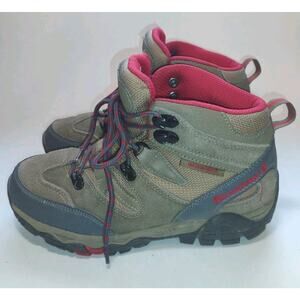 Bear paw Hiking Boots. Brown Women's Size 6.5 M comfort waterproof
